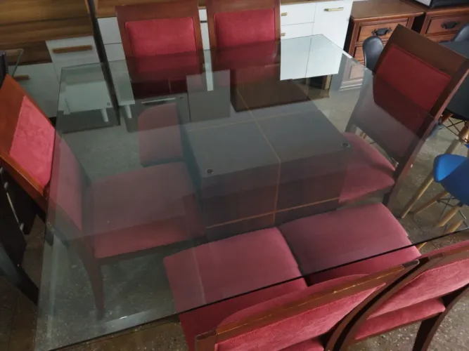 Mesa Quadrada com Vidro 6 Cadeiras Madeira Estofado Vermelho 1,40m
