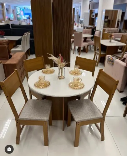 Conjunto mesa Alice com 4 cadeiras 