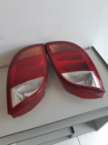 Par de lanternas traseiras Ford Ka