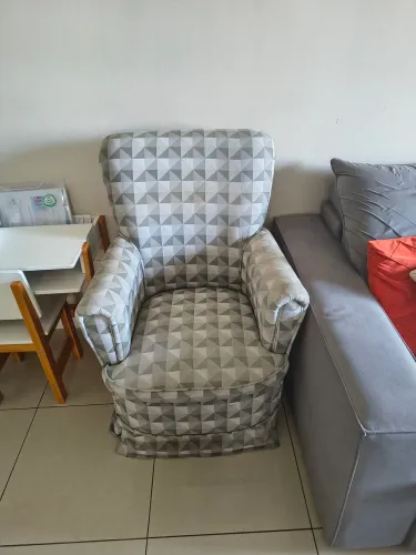 Vendo poltrona amamentação