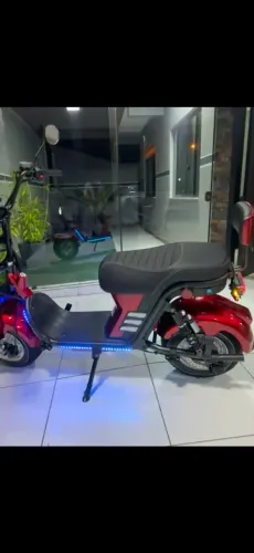 Vendo scooter elétrica chopper, farol e setas de LED. Chama no direct!