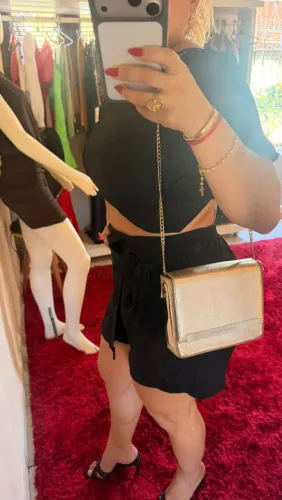 Bolsa Dourada Da Marca Jorge Bischoff Elegante e Moderna.