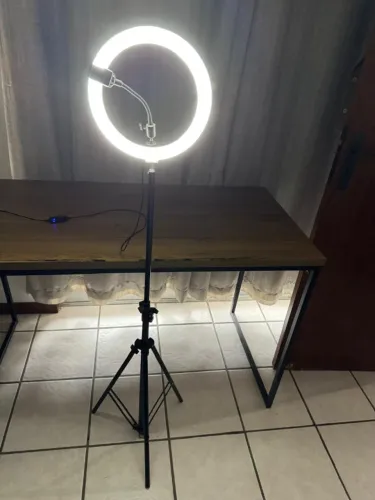 Ring Light Tripé 3 Tons de LED
