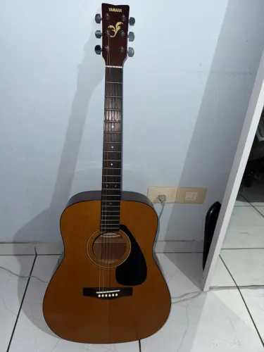 Violão Yamaha FG 402 c/ case