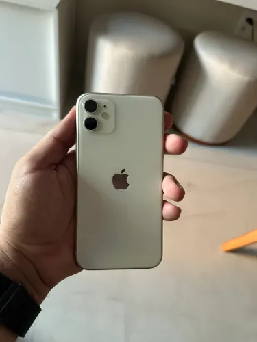 iPhone 11 64gb sem marcas de uso 