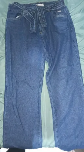 Vendo calça modelo reto. Nova R$ 100,00