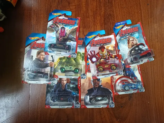 Coleção carrinhos marvel