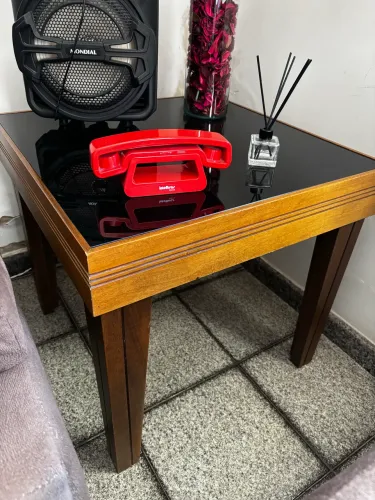 VENDO CONJUNTO DE MESA DE CENTRO E MESA DE CANTO