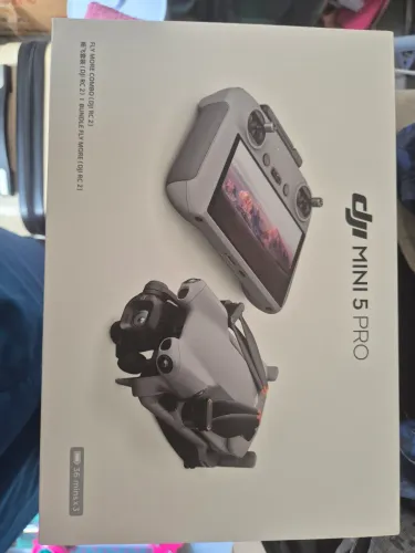 Drone DJI Mini 5 Pro (Fly More Combo controle C/Tela)