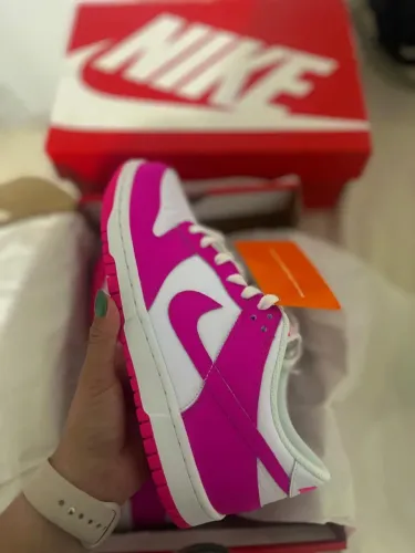 Nike dunk low pink
