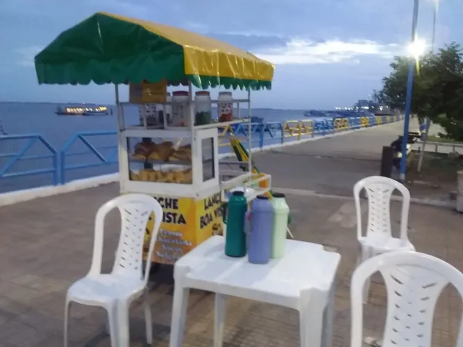 Vendo carrinho na orla de Santarém