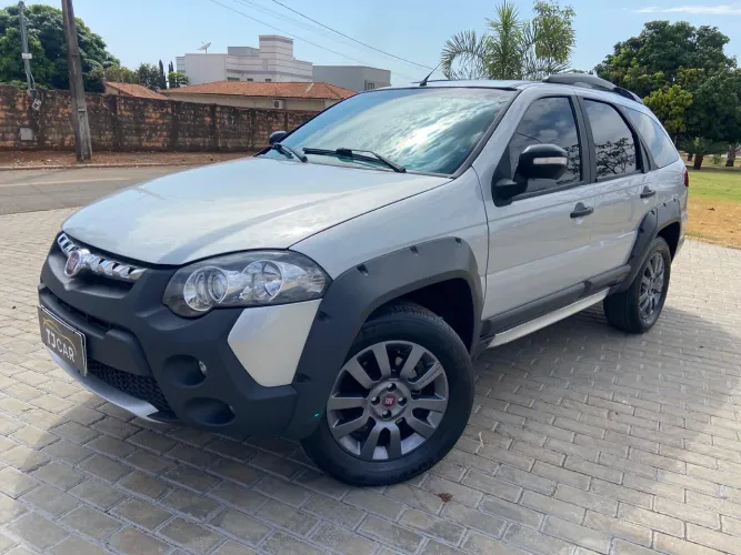 Fiat Palio Weekend Adventure Locker 1.8 Flex 2015