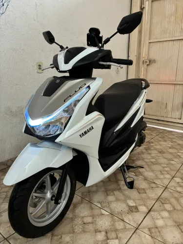 YAMAHA FLUO HÍBRIDO 2026 *PARTICULAR*