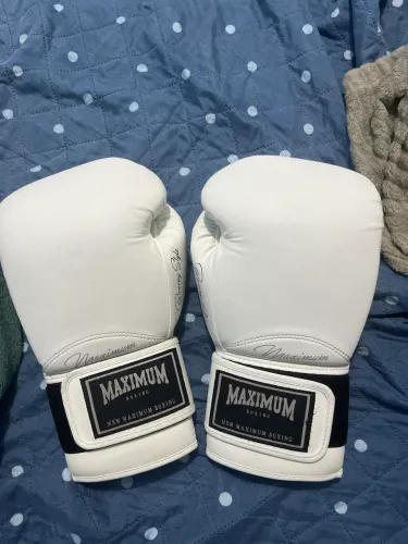 Luva de boxe, em perfeito estado, poucas vezes usada, sem danos!!