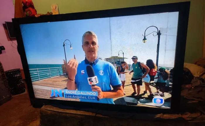 Tv de led 60 polegadas não é smart leia...