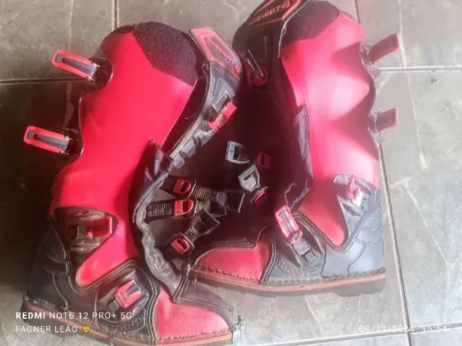 bota combate 4 nova tamanho 40 + calça e camisa