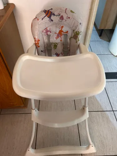 Cadeirinha de alimentação para bebê