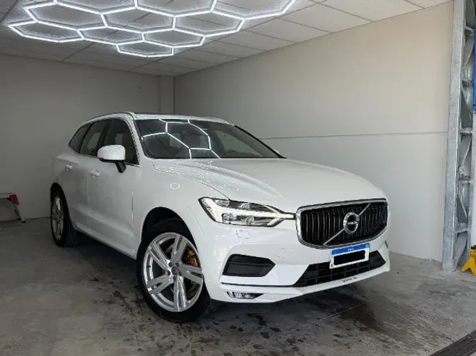 Volvo XC-60 XC 60 D-5 Momentum 2.0 AWD Diesel 5P 2020