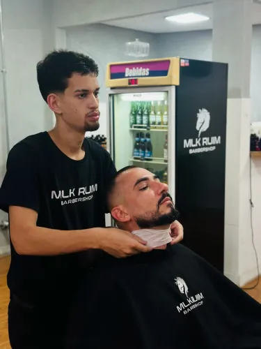 Vaga para barbeiro (a)