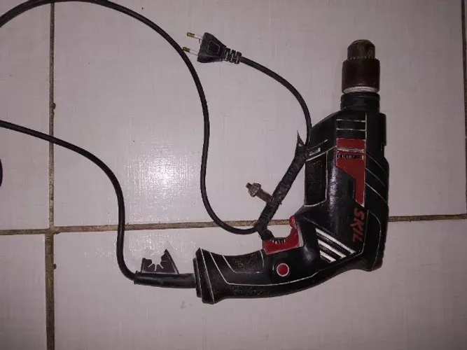 Furadeira Skil 220v