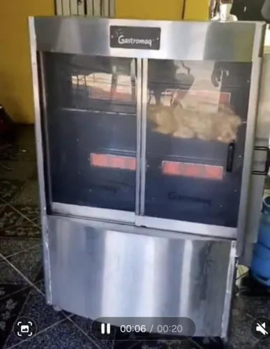 Máquina de assar frango 