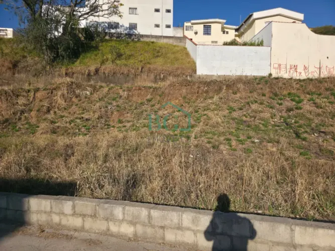 Excelente terreno de 864m² á venda a dois minutos do Centro da cidade Poços de Caldas MG.