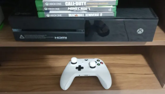 Xbox one fat com controle e jogos