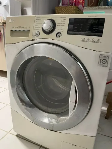 Máquina de lavar e secar roupas LG