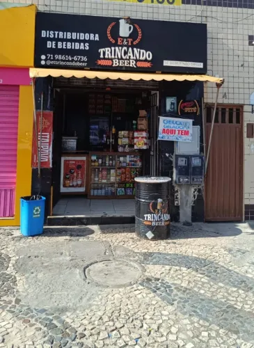 "Distribuidora de Bebidas Completa em Frente à Praia - Ponto com Clientes Fiéis"