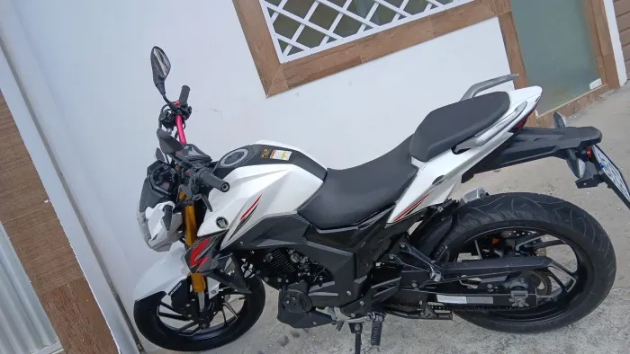 Passo moto financiada ou vendo!!