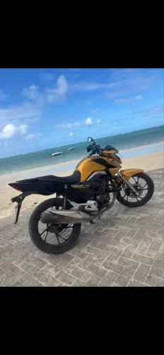 Titan 2022 unico dono ! Moto de trabalho conservada pronto para transferir!