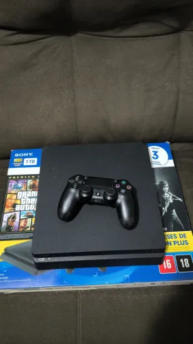 PS4 1TB - 1 Controle