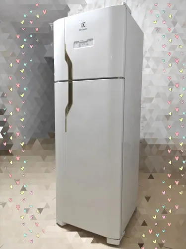Geladeira Electrolux Frost Free 310L (USADA)
