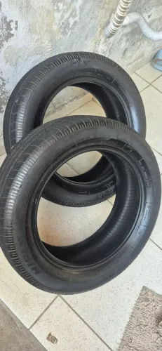 2 Pneus Hifly 205/55 R16 Seminovos