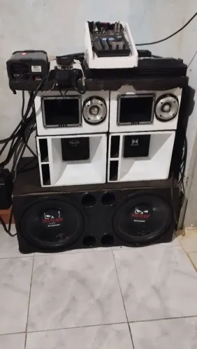Vendo som automotivo