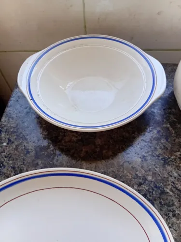 Tigela oval de porcelana