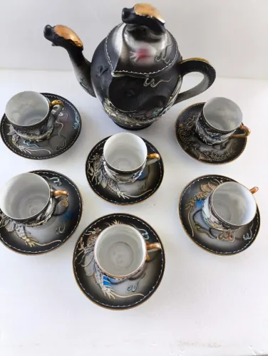 Conjunto de porcelana origem japonesa Dragonware Moriage - 13 peças