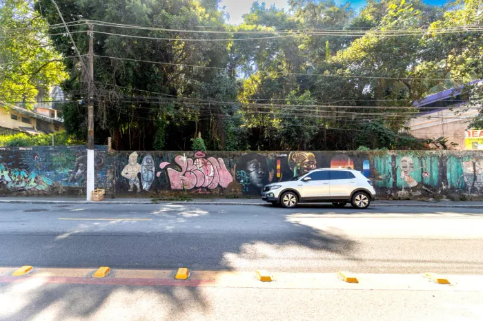 Terreno na Rua Maria Amália Lopes Azevedo, 1600 1980 m²