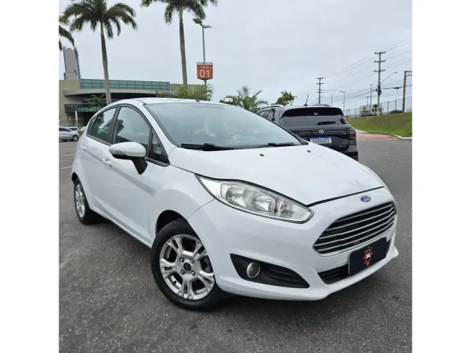 Ford Fiesta Titanium 1.6 Powershift Aut. 2015