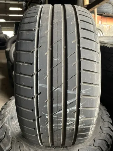 Pneu 245/40/18 Delinte 