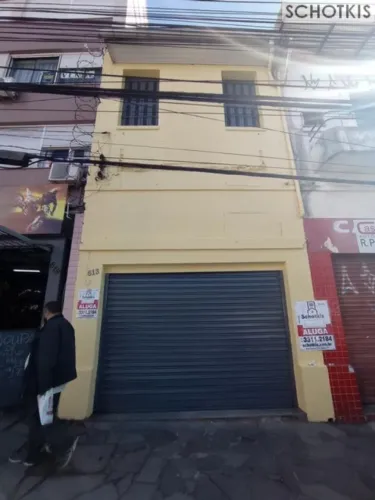 IMOBILIÁRIA SCHOTKIS ALUGA LOJA EM PLENA AZENHA PRÓXIMO DA BENTO GONÇALVES, DE APROXIMADAM