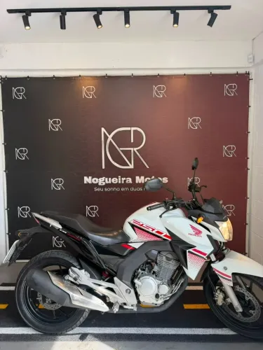 NOGUEIRA MOTOS HONDA CB 250 TWISTER BRANCO 2022