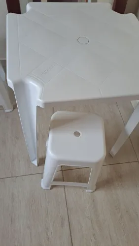 Mesa e  4 cadeiras