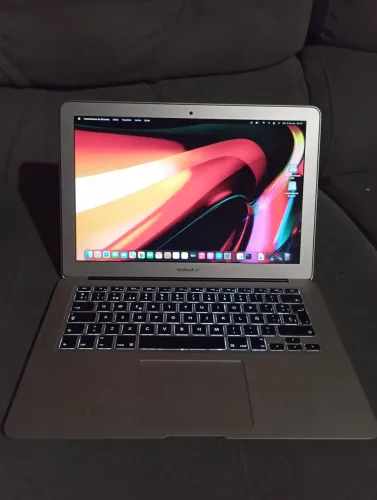 MacBook Air core i5, 4gb, SSD de 120gb, bem conservado, funcionando tudo