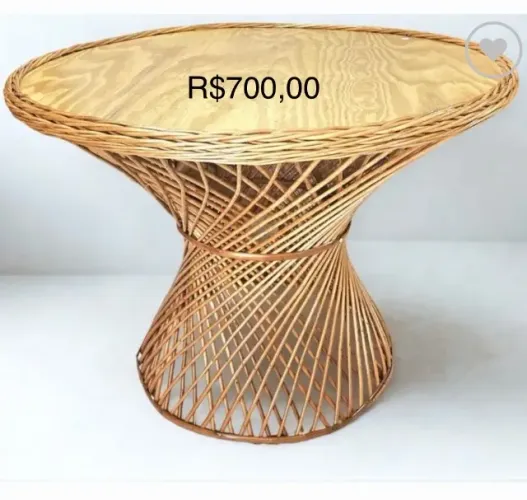 Mesa cálice em vime