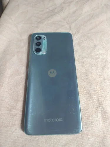 Vendo celular Motorola g62 seminovo por 700 reais