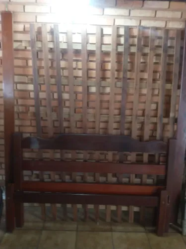Cama de casal maciça estudo trocas