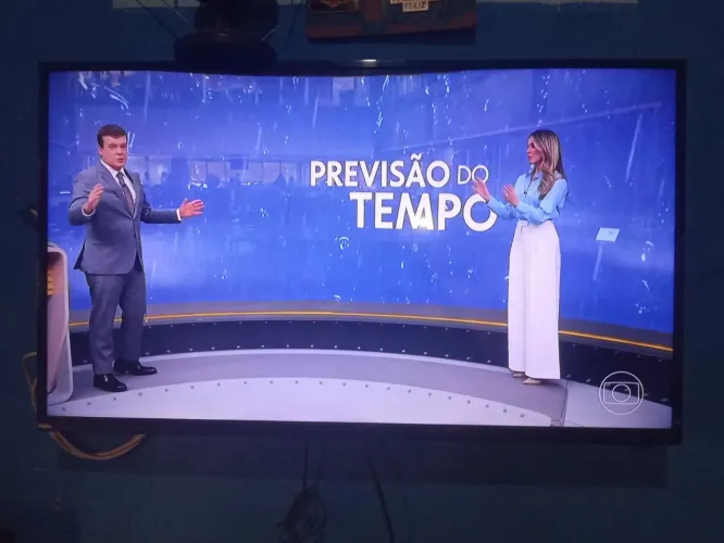 Vendo TV Smart 43 polegadas Philco
