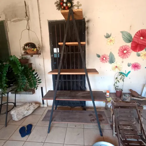 Vendo mesas pra escritório e uma partileira