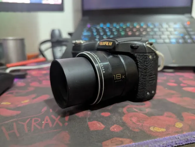 Câmera Fujifilm Finepix S2800HD